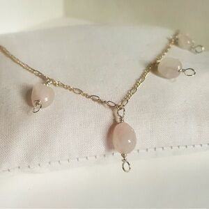 Elegant Silver and Rose Quartz Necklace